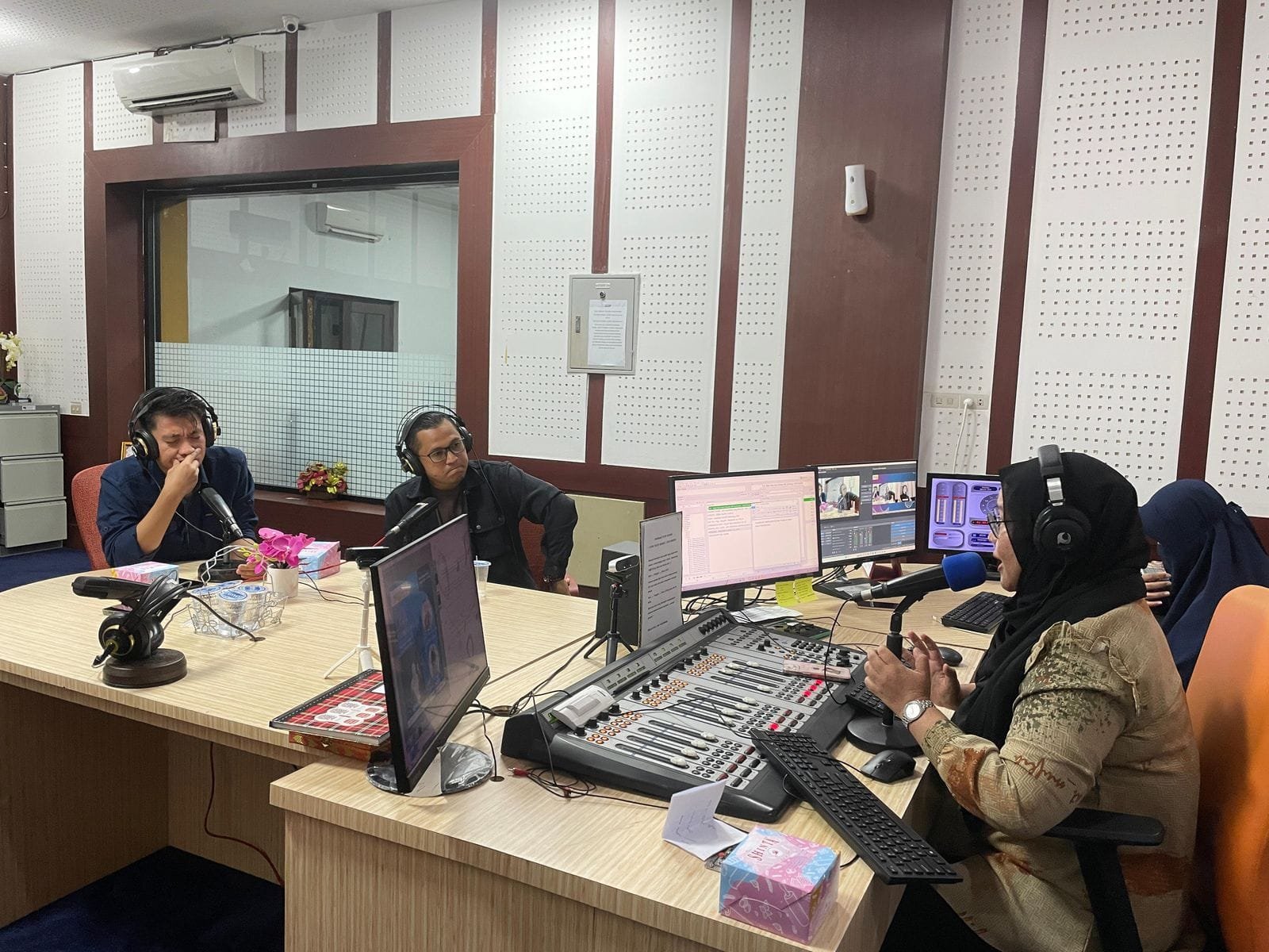 990ef515 7947 493a 8dc9 f36114a1109f